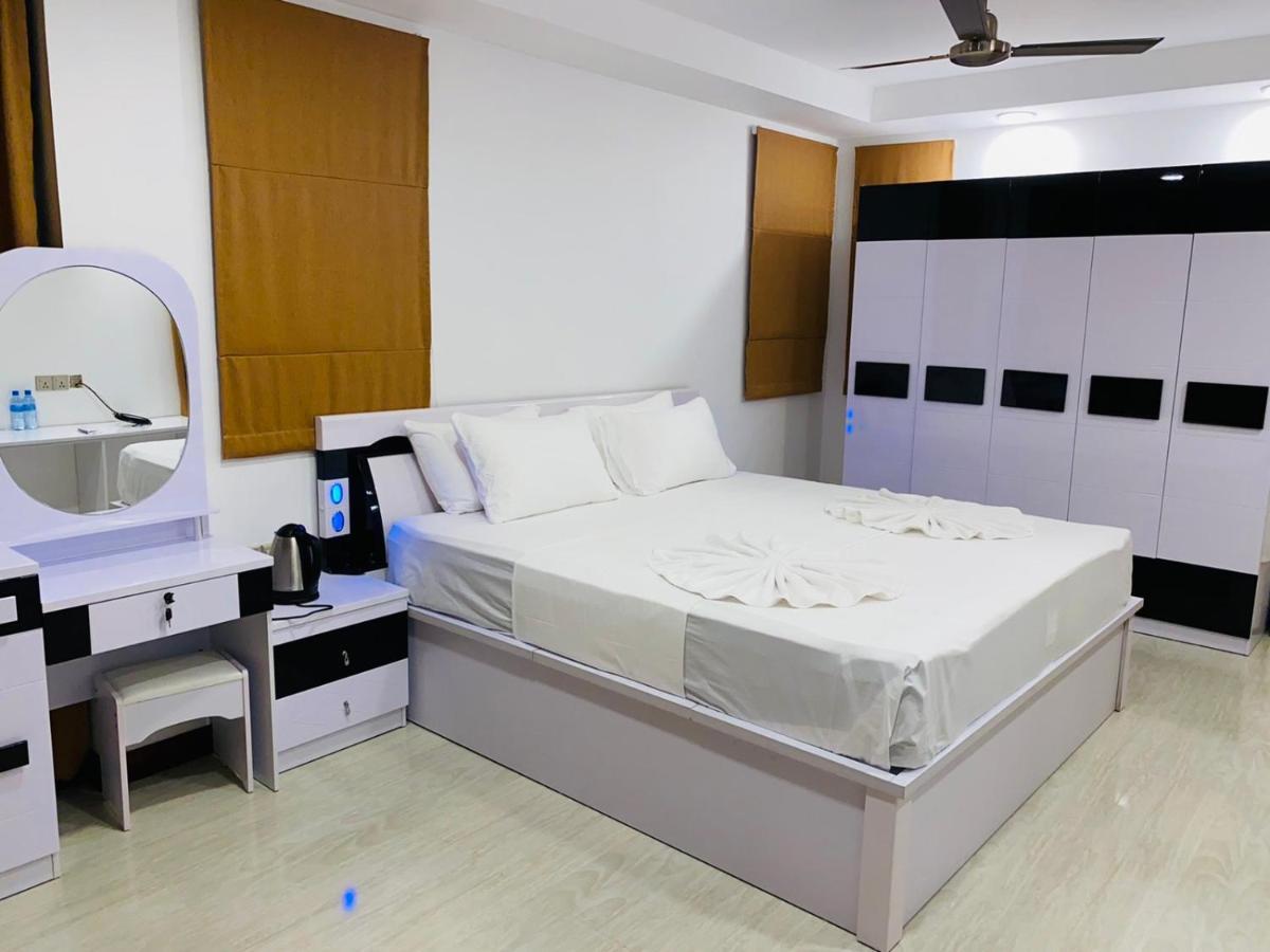 Marine Holiday 훌루말레 외부 사진